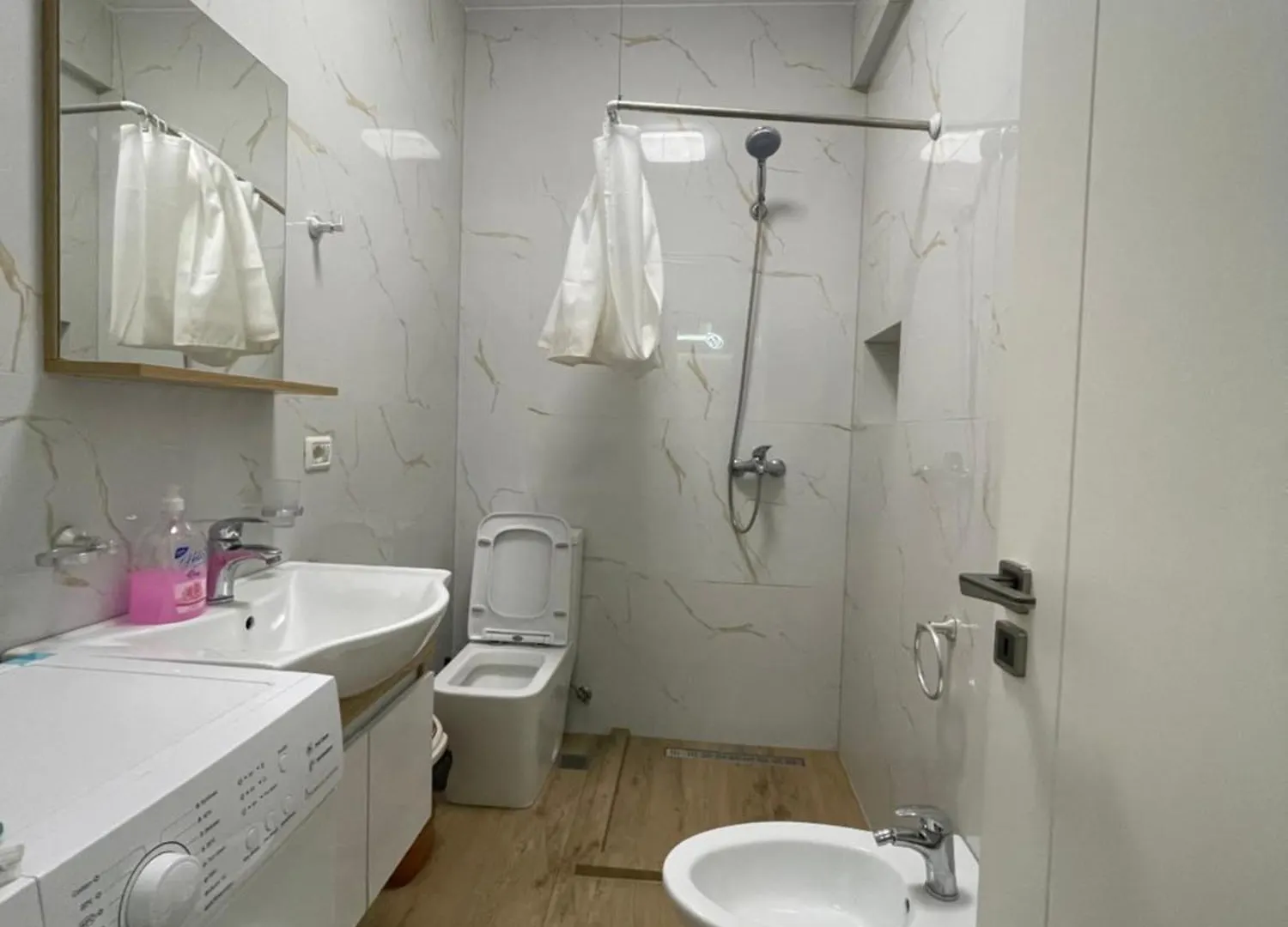 Condor Center Luxury Apartment Tirana