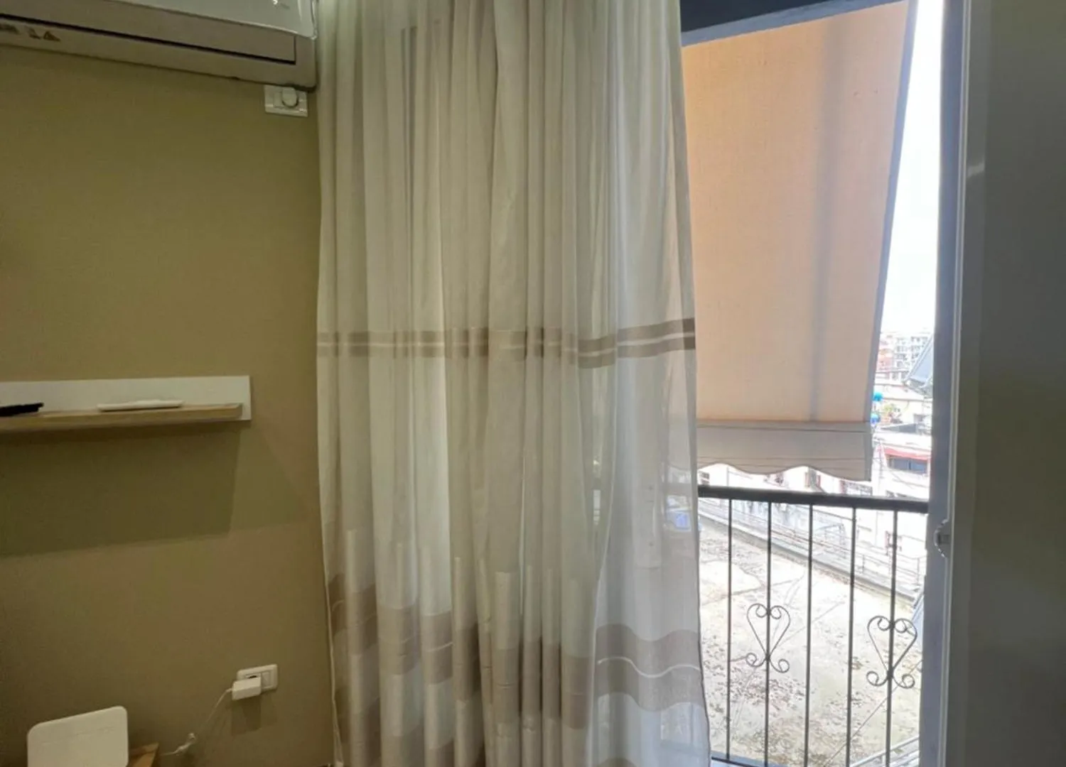 Condor Center Luxury Apartment Tirana 0*,  Albanië