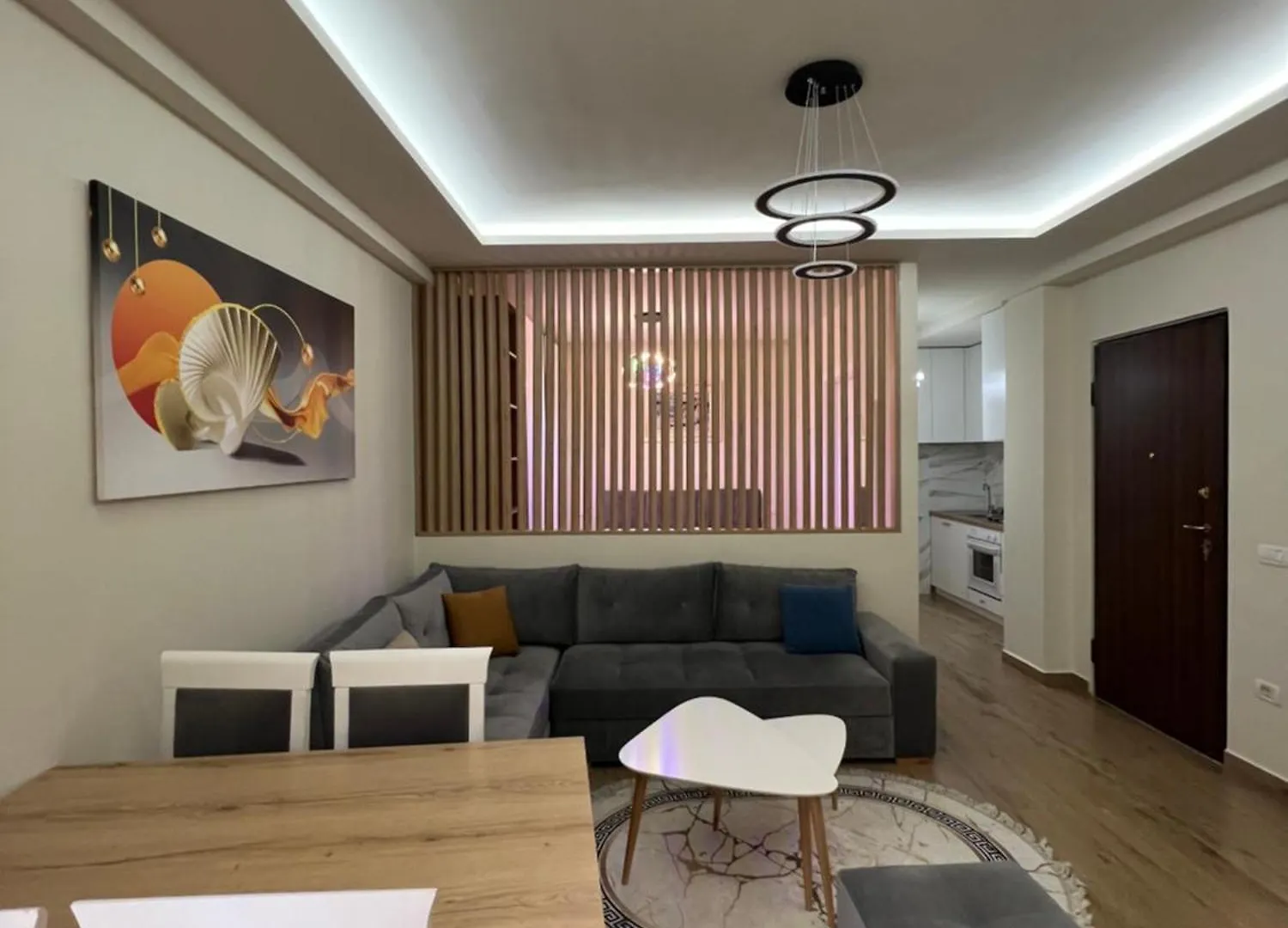 Condor Center Luxury Apartment Tirana