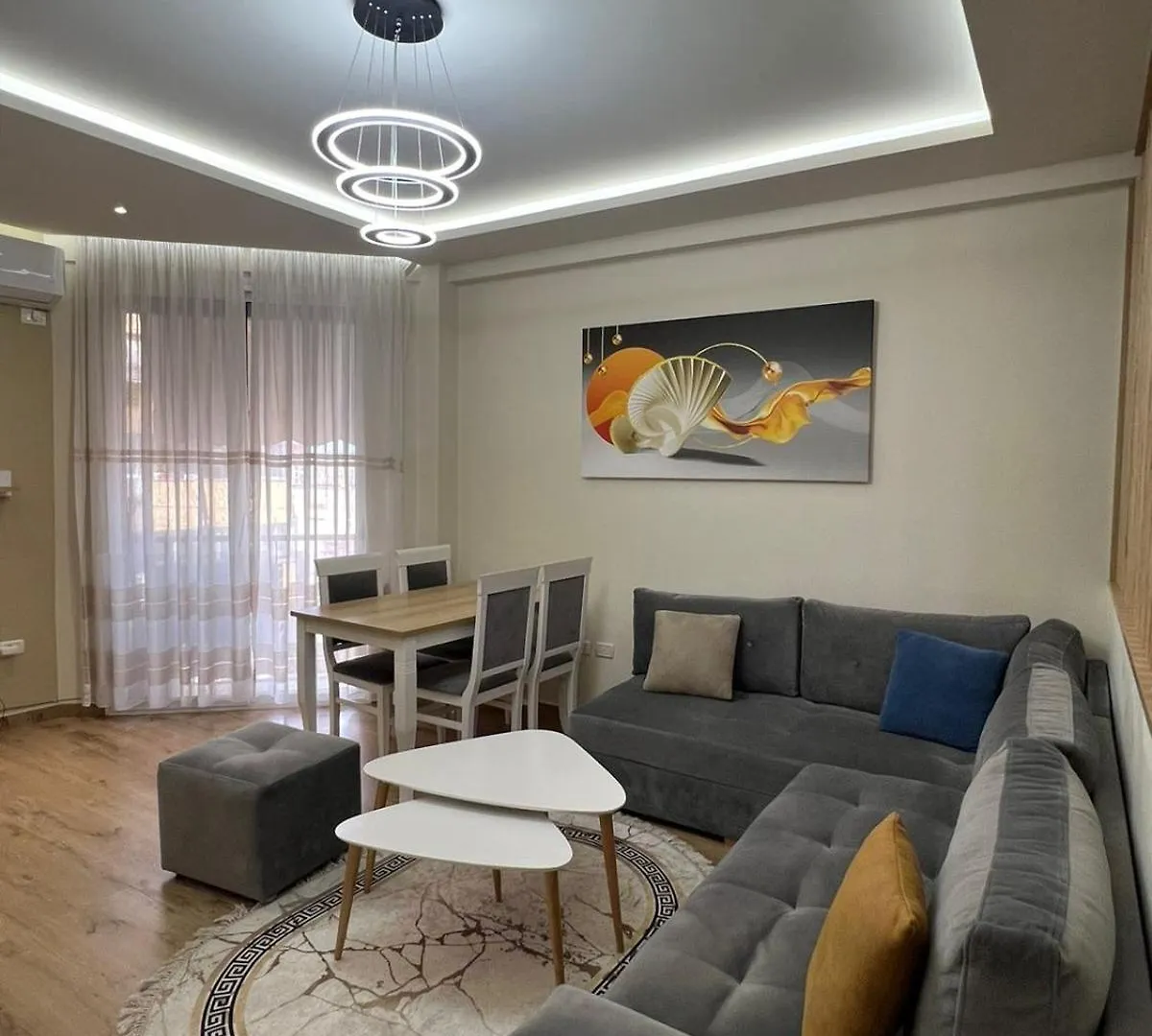 Condor Center Luxury Apartment Tirana